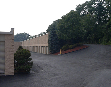 Exterior view of EZ Storage storage units Green Tree, PA